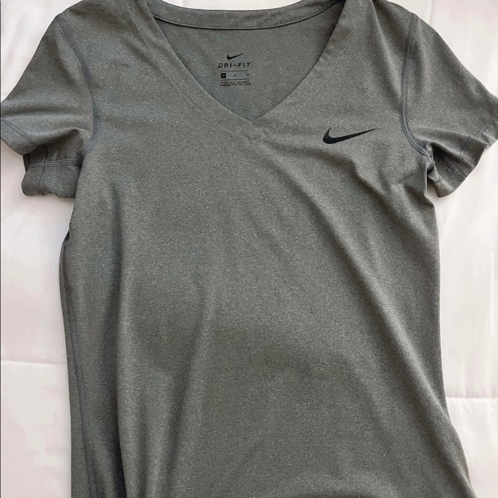 Niki Dri-Fit Vneck T-Shirt